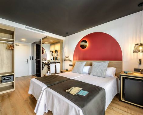 Hotel Vibra District-3