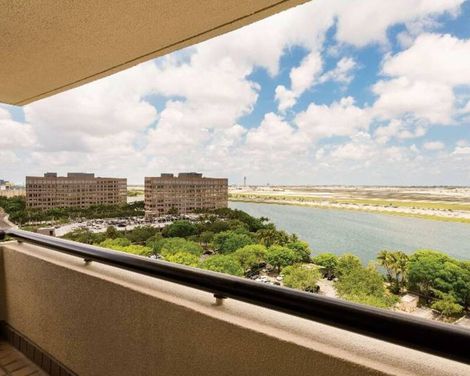 Hilton Miami Airport Blue Lagoon