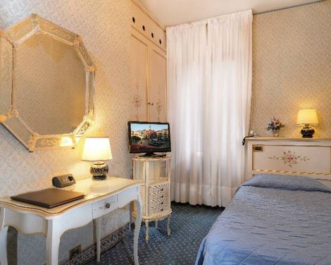 Rialto Hotel