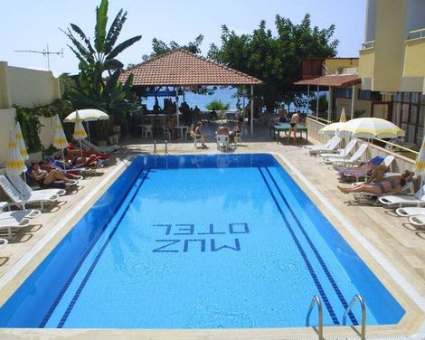 Muz Hotel