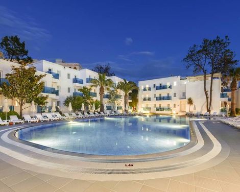 Le Bleu Hotel & Resort-0