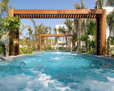 Amavi MadeForTwo Hotels
