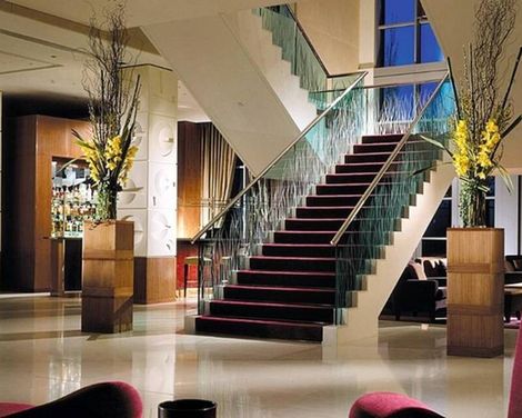 Canary Riverside Plaza Hotel