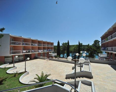 Centinera Resort & Camping-1