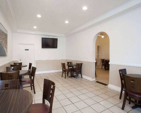 Capri Suites Anaheim-1