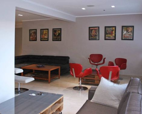 Amphitryon City Hotel