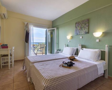 Julia Hotel