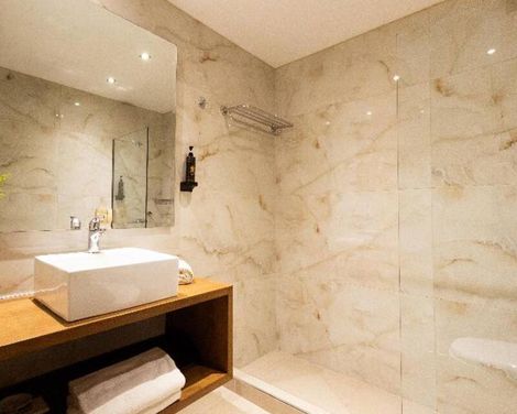 Best Western Plus Embassy Hotel