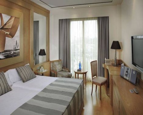 Las Arenas Balneario Resort