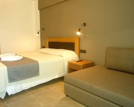 Amphitryon City Hotel