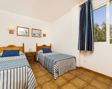 Globales Apartamentos Cala Viñas-3