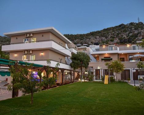 Iraklis Apartments