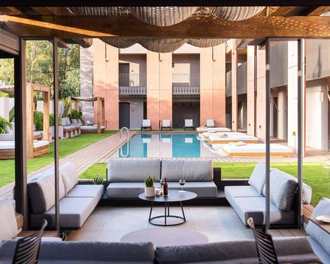 Pilot Amphora Boutique Hotel