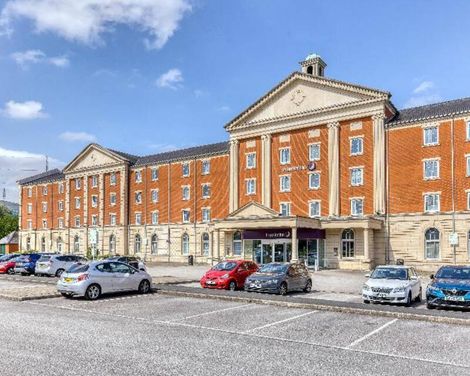Premier Inn Manchester Trafford Centre West