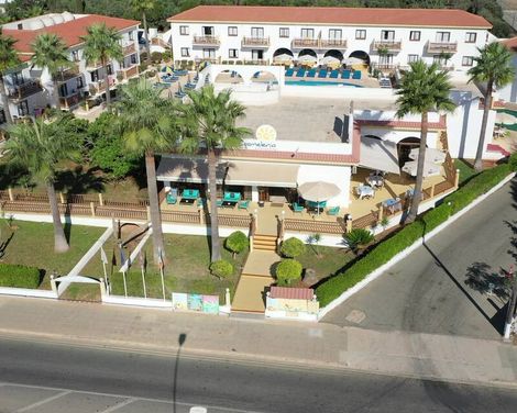 Cosmelenia Hotel & Apartments
