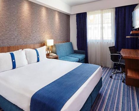 Holiday Inn Express Lisbon  Alfragide