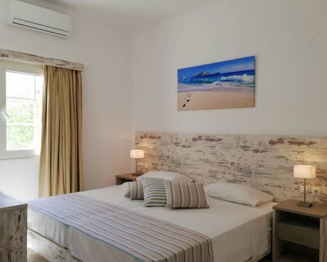 Evina Rooms & Suites