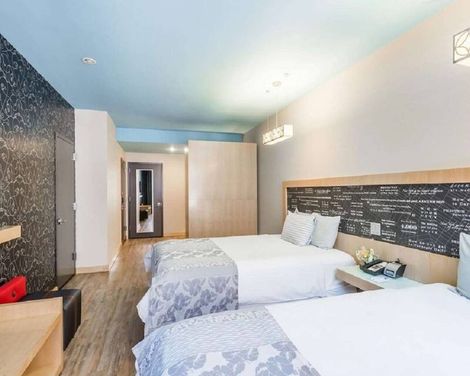 TRYP by Wyndham New York City Times Square / Midtown
