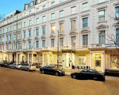 The Queen's Park Hotel-1