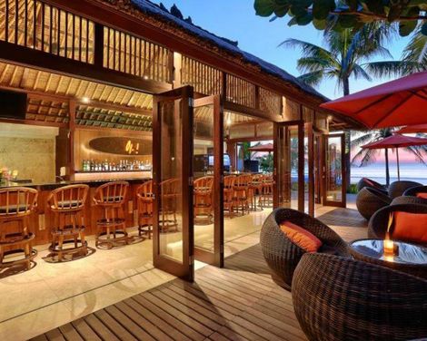 Legian Beach Hotel