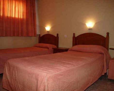 Apartamentos Los Tilos-2