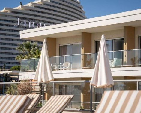 Mercure Villeneuve-Loubet Plage Hotel