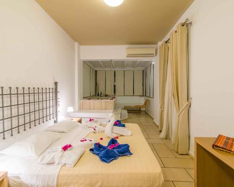 Antinea Suites & Spa Hotel