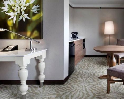 Hilton Garden Inn Montreal Airport-3