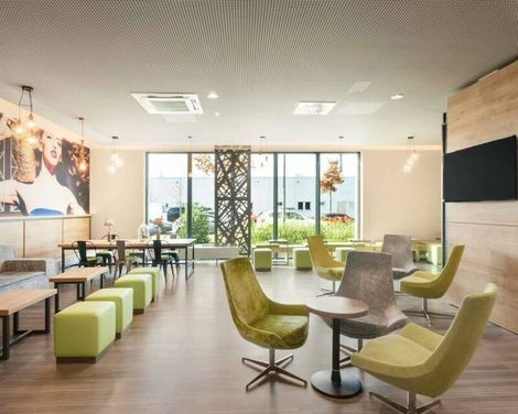 Super 8 by Wyndham Munich City North-2