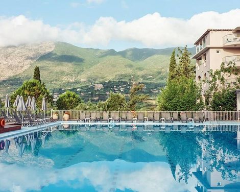 Koukounaria Hotel & Suites-3