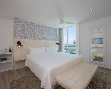 OLEO Cancun Playa