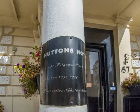 OYO Huttons Hotel-1