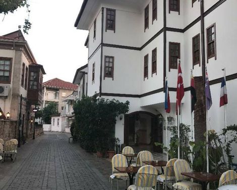 Karyatit Hotel