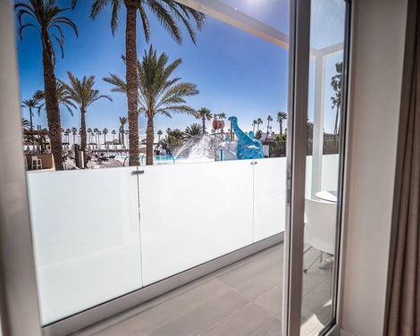 HL Miraflor Suites Hotel