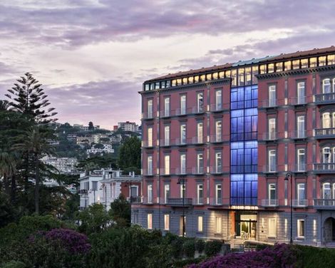De Bonart Naples, Curio Collection by Hilton-3