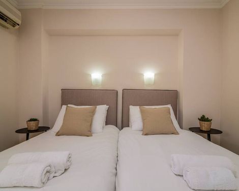 Planos Deluxe Hotel