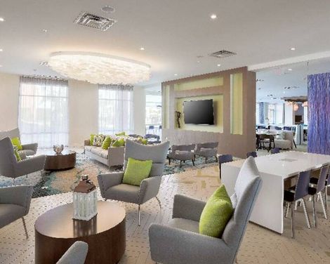Holiday Inn Express & Suites Orlando At Seaworld