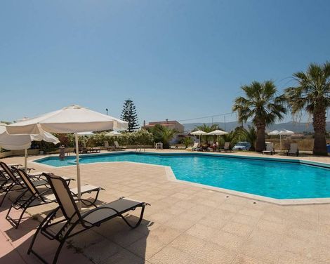 Leonidas Hotel & Studios