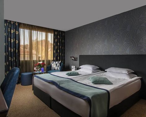 Rosslyn Thracia Hotel