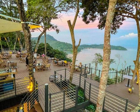 Sinae Phuket Luxury Hotel
