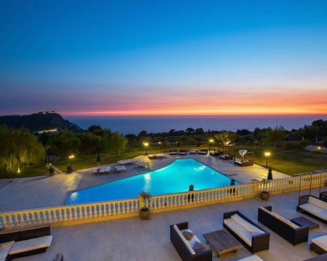 Comer Ionian Palace