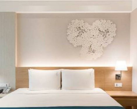 Holiday Inn Bangkok-2
