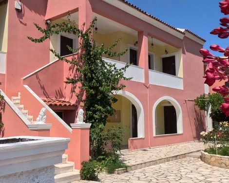 Antigonis Apartments