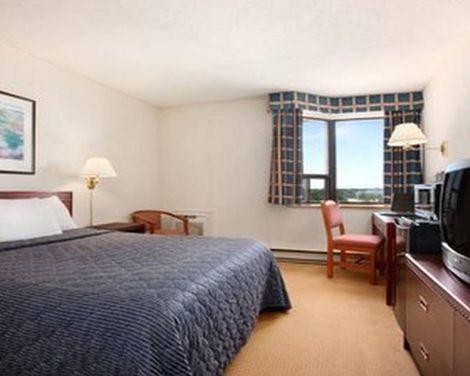 Travelodge by Wyndham Toronto East-1