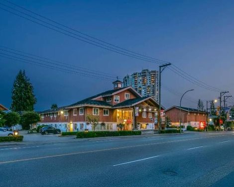 Econo Lodge Inn & Suites