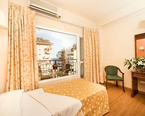 Hotel Monarque Cendrillón