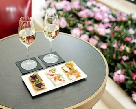 Hotel Montaigne Paris