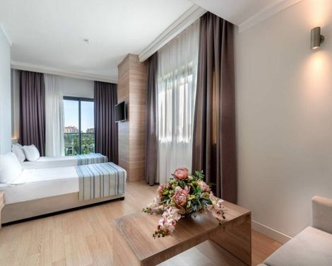 Orfeus Queen Hotel
