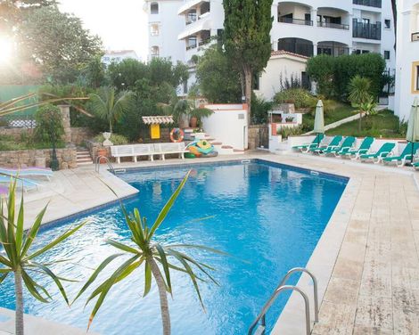 Clube do Lago Hotel & Apartamento-1
