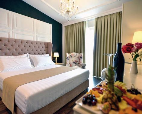 Flower Hotel